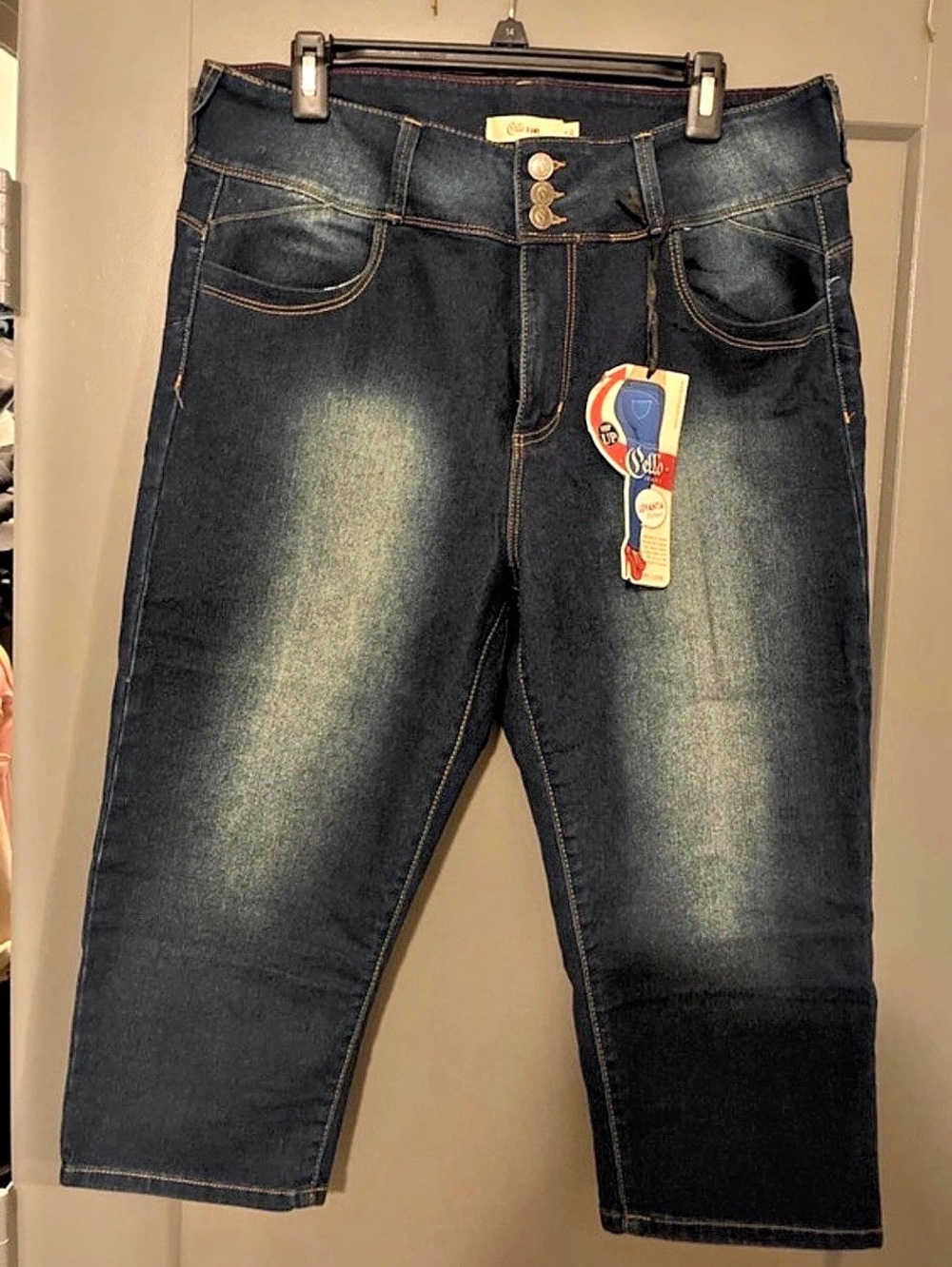 Cello Jeans Women's Distressed Denim Capri’s Waist 18 NWT